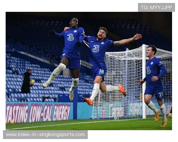 罗马中场长传直接点燃攻势：绝佳战术的艺术