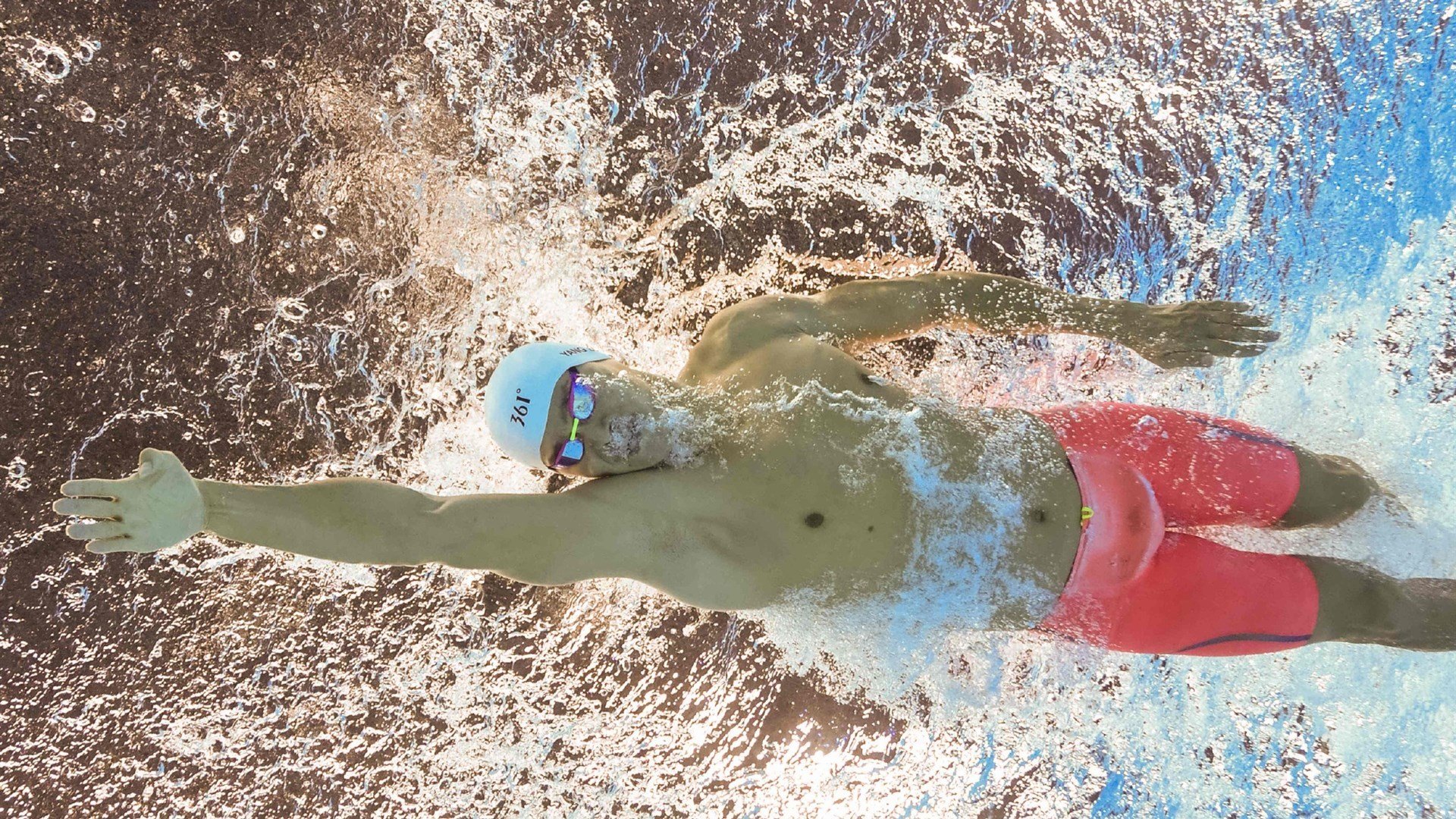 全国体操锦标赛男子全能决赛 年轻选手一战成名